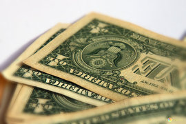 Доларът с ръст, подкрепен от възможното вдигане на лихвите