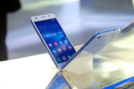 Huawei скоро ще задмине Samsung и Аpple