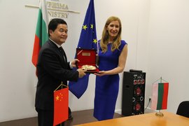 България и Китай ще работят за сближаването на бизнеса и туристите