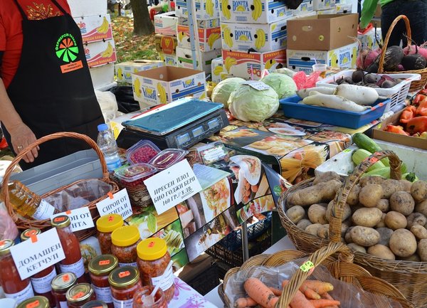 Над 10 хил. човека посетиха пролетния фермерски пазар в София