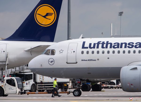 Lufthansa отчита огромни загуби, обявява планове за преструктуриране