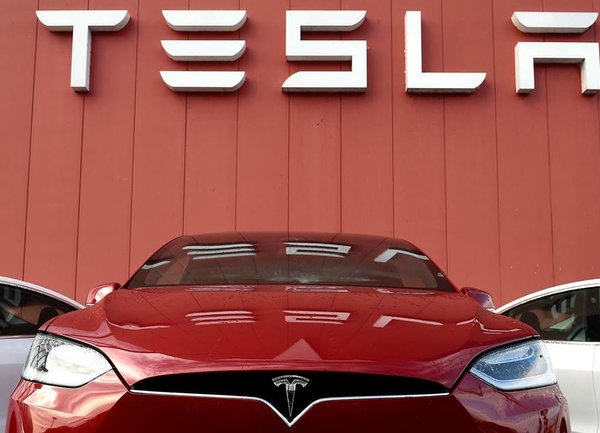 Илън Мъск и Tesla обвиниха SEC в преследване и тормоз