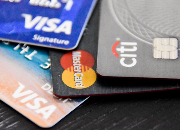Кредиторите предоставят 1,5 милиона кредитно-погасителни ваканции по кредитни карти и заеми, за да помогнат кредитополучателите