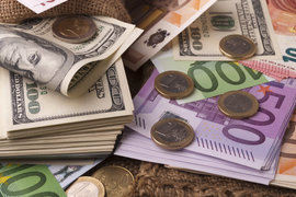 Доларът губи позиции спрямо еврото