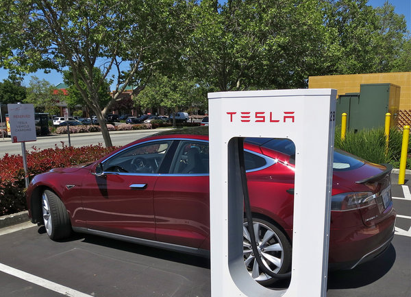 Tesla позиционира една от електростанциите си в България