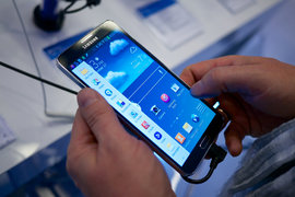 Samsung представя Note 8 през август