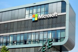 Microsoft представя хибридно устройство „две в едно”