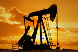 Петролът отбелязва редордни цени- повече от 65 долара за барел