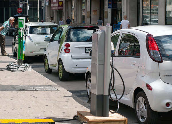 Energy Absolute заменя производството на възобновяема енергия с електрически автомобили