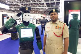 Робот става пазител на реда в Дубай