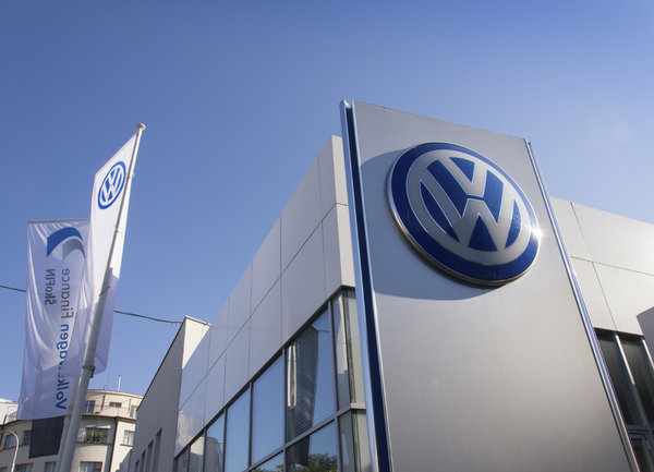 Главният изпълнителен директор на Volkswagen "не се страхува" от електрическите автомобил на Apple