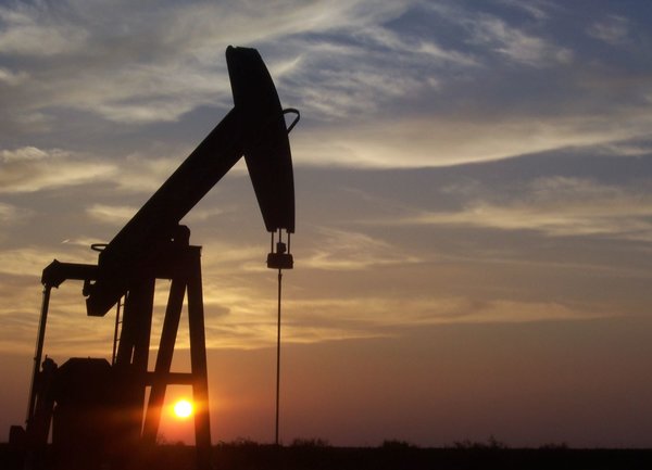 По-големият добив на петрол в САЩ, речи на покачването на цената на етрола