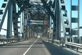 България и Румъния сестремят да облекчат новите такси на Дунав мост