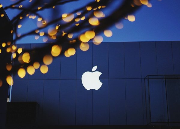 Apple изненада ветераните на Уолстрийт със сплита на акциите си