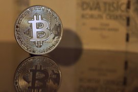 Стойността на Bitcoin надмина 10 000 долара