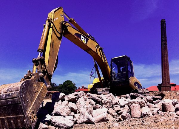 Строителният сектор в България забавя ръста си през април
