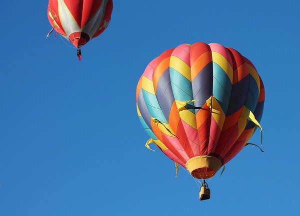 Строи се завод за въздушни балони в село Баня