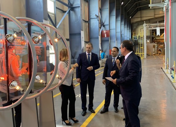 Икономическият министър откри новата пещ на завода за плоско стъкло в Търговище