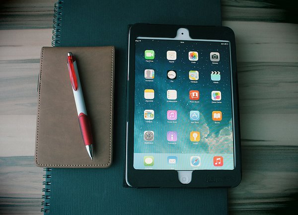 Apple пуска евтин iPad и иновативно приложение