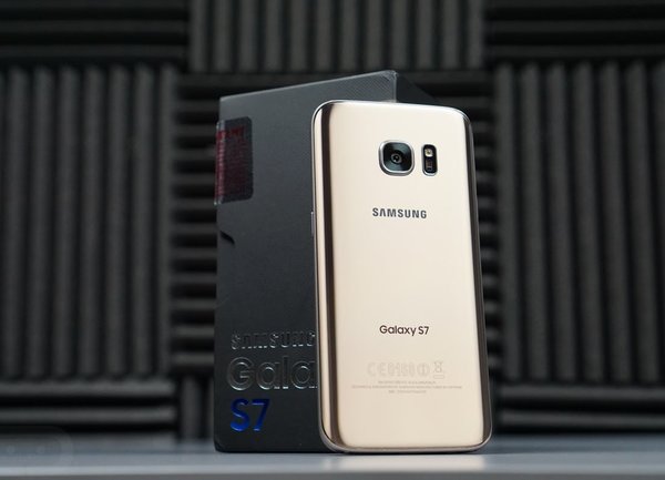 Поръчките на Samsung Galaxy S7 и S7 Edge надхвърлят очакванията