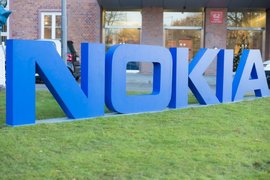 Daimler ще плаща такси за използване на патенти, принадлежащи на Nokia