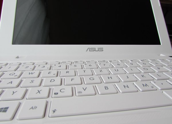 ASUS представи иновативни лаптопи за работа и ежедневен живот