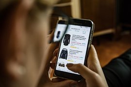 България заема челно място по онлайн пазаруване на дрехи и обувки в ЕС