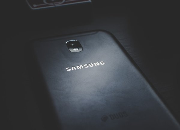 Русия забрани продажбите на почти всички смартфони на Samsung