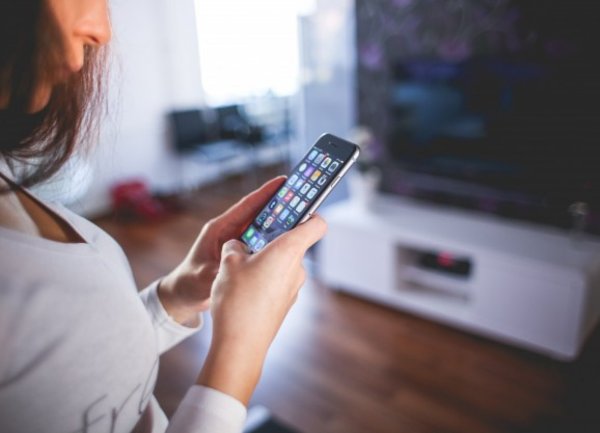 Потребителите на iPhone ще могат да получат първи информация за най-големите промени, касаещи телефони им тази есен