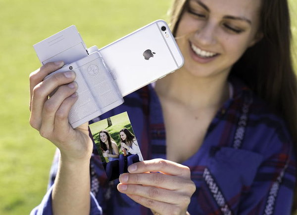 Компактен принтер за iPhone кара снимките да оживяват