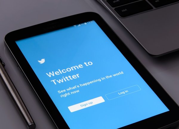 Twitter се бори срещу измамите с криптовалути