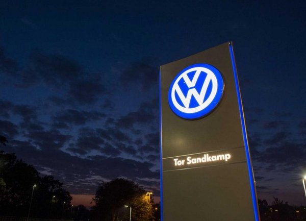 Volkswagen спира продажбите на автомобили с ДВГ до 2035 г.