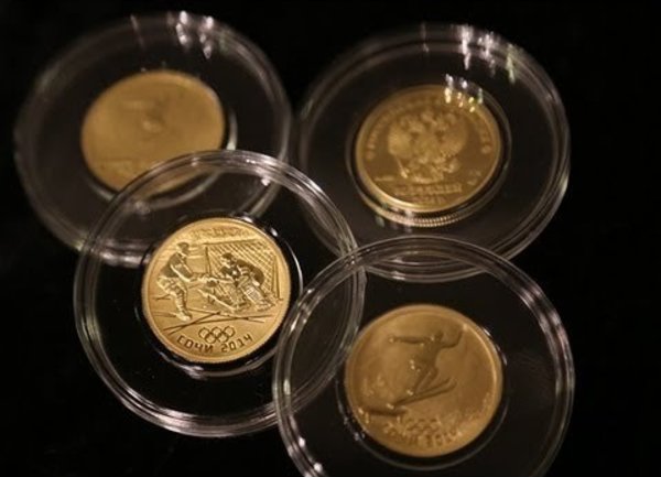 Златните монети стават все по-търсени след срива на Bitcoin