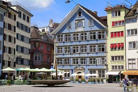 В Швейцария милионери живеят в общински жилища
